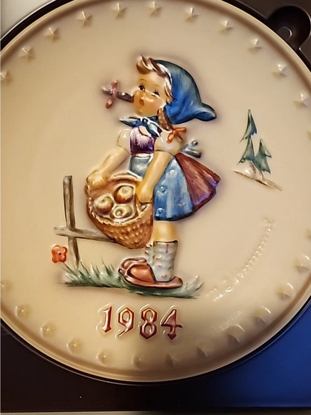 Goebel Cream Plaque with Blue and Brown Hummel Girl 1984
